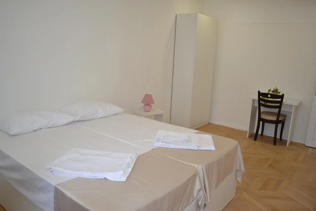 Hotel Rustaveli 36 Tbilisi 0*,  Georgia